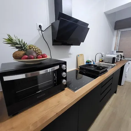 Single Near Lisbon & Sintra