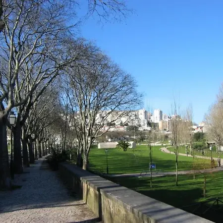 Single Near Lisbon & Sintra 民宿 克卢什